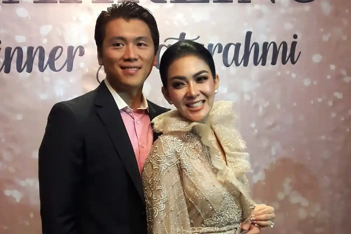 Syahrini-Reino Barack Gelar Gala Dinner Mewah, Luna Maya Diundang Kok