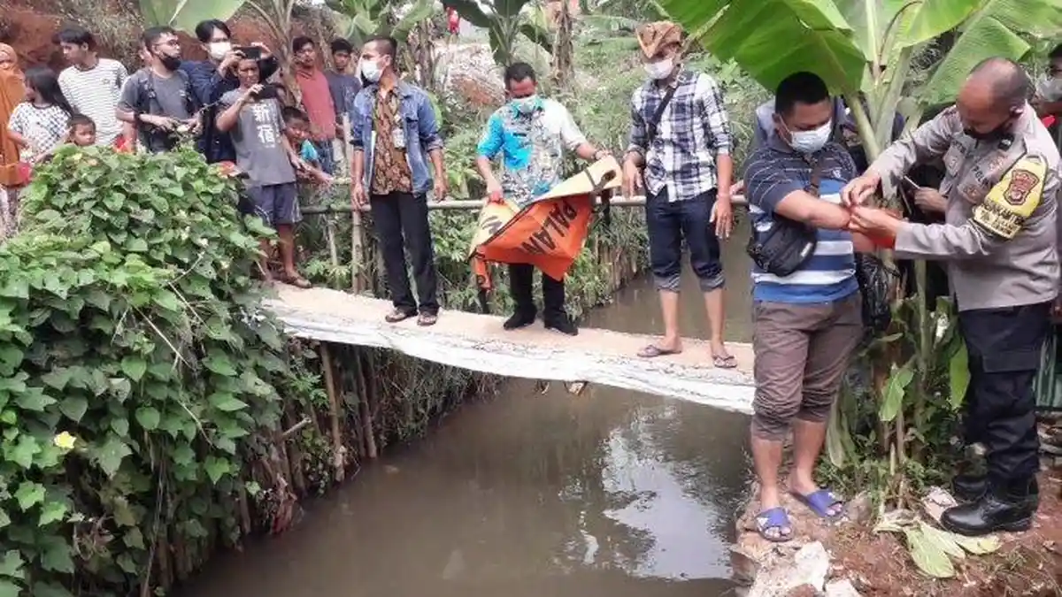 Jono Temukan Mayat Bayi dan Ari-arinya Tersangkut Bebatuan di Pemancingan Dekat Sungai Cimahpar