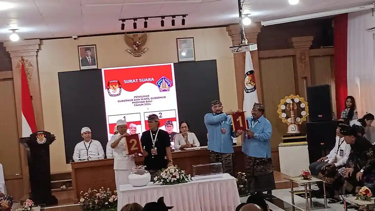 Update Pilgub Bali: Setelah Undi Nomor Urut, Mulia-PAS dan Koster-Giri Sembahyang Bersama