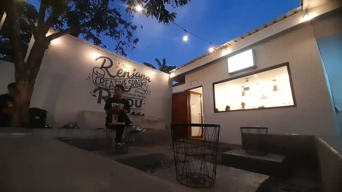 Renjana Cafe, Tongkrongan Romantis dan Kreatif di Sudut Kampus Unpatti