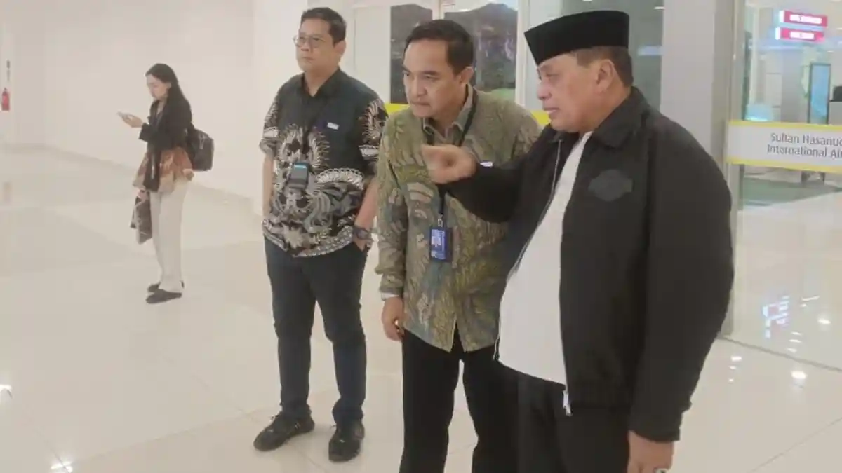 Pantau Pemulangan Haji, DPR Cek Fasilitas dan Layanan di Bandara Sultan Hasanuddin