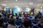 Gubernur-NTT-Melki-Laka-Lena-saat-Ngopi-Bareng-di-KSP-Obor-Mas.jpg