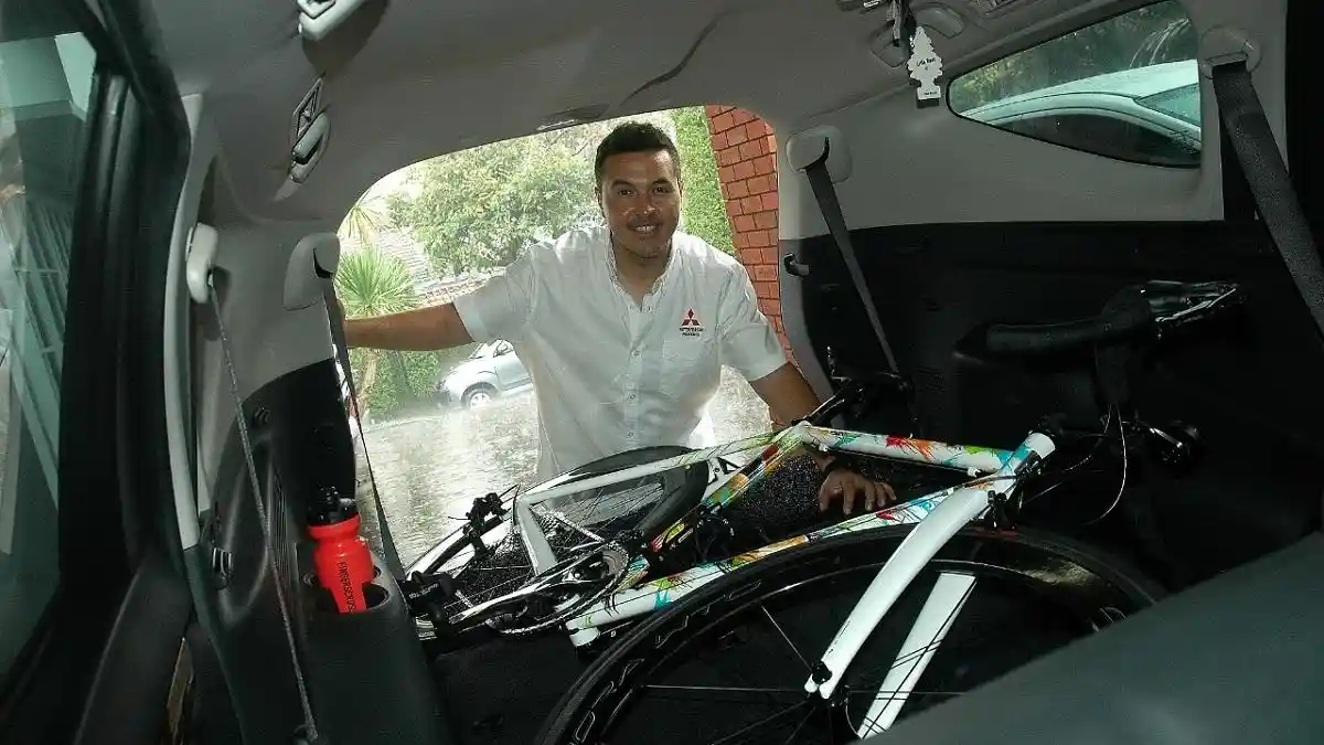 Bukan Sekedar Ban, MMKSI dan Rifat Sungkar Kupas Tuntas Karet di Kendaraan