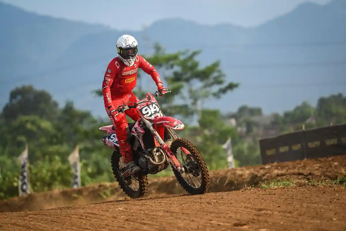 Jelang Final Kejurnas Motocross 2025, Crosser Astra Honda Pede Hadapi Persaingan
