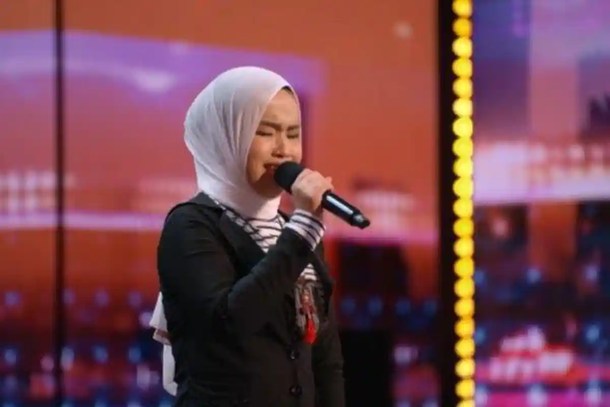 Tunanetra Buka Halangan, Cerita Putri Ariani Golden Buzzer dari Simon Cowell di Ajang AGT