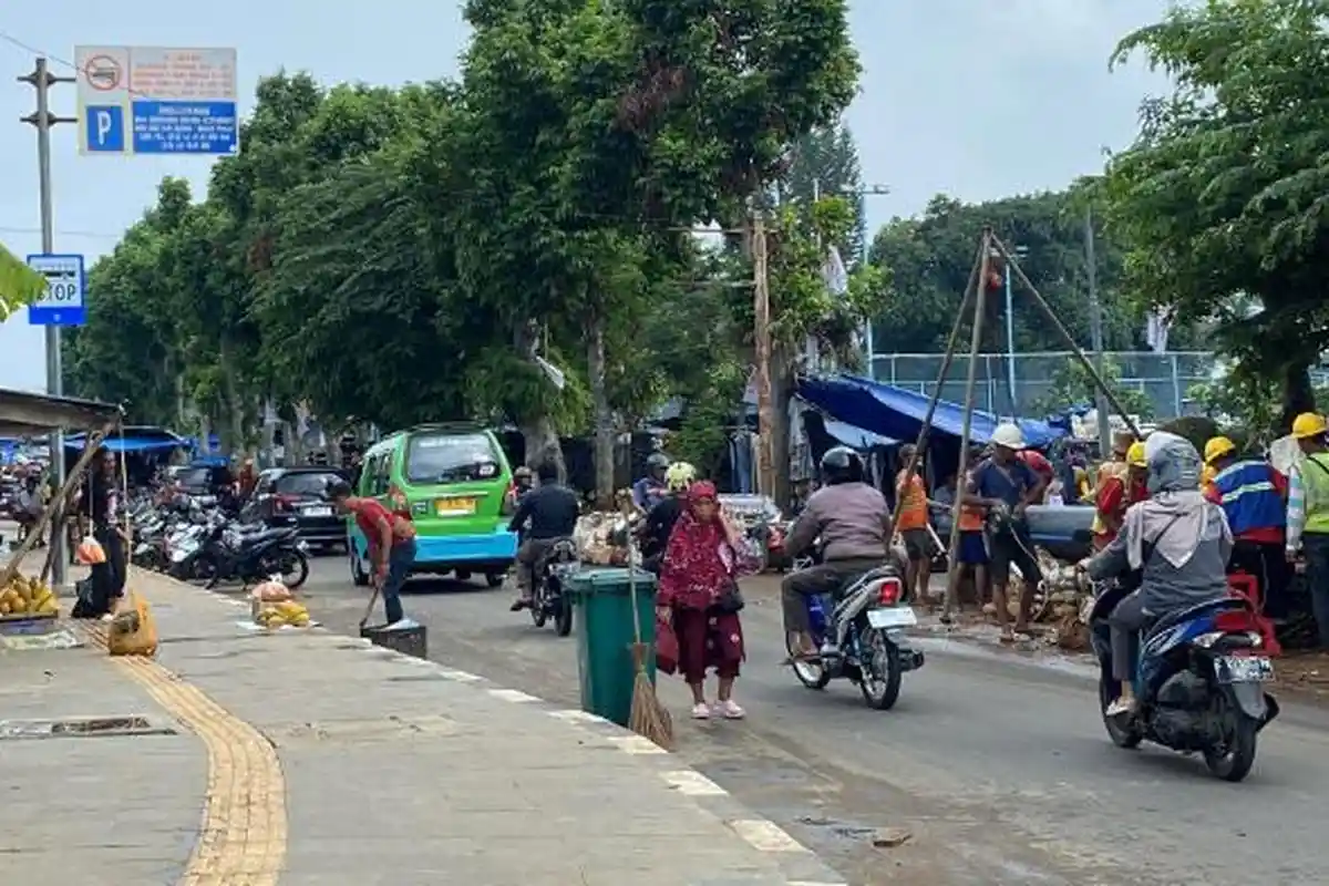 Pedestrian di Jalan MA Salmun Kota Bogor Berubah Fungsi, Akses Pejalan Kaki Dijajah Pedagang