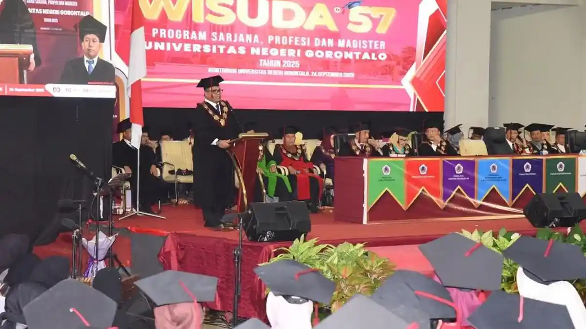 UNG Kukuhkan 700 Wisudawan pada Wisuda ke-57, Rektor Ajak Lulusan Jadi Agen Perubahan Bangsa