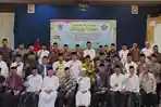 bersama-Ketua-Umum-MUI-KH-Ahmad-Darodji-dan-para-ulama-dalam-Halaqah-Ulama.jpg