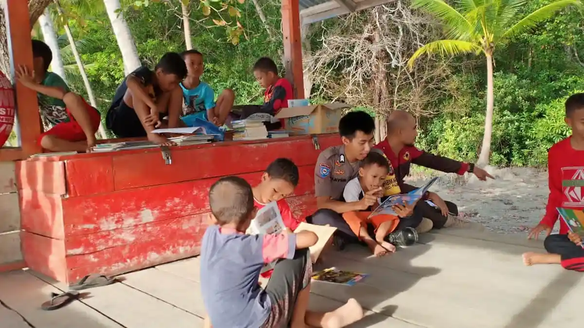 Gandeng Relawan Tenaga Didik, Ini Cara Polisi di Banggai Tingkatkan Semangat Membaca Anak