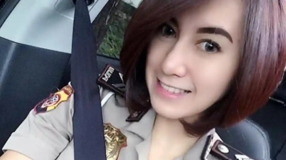 Polwan Cantik: Saya Pelopor Keselamatan Berlalu Lintas, Netizen: Duhh Meleleh Gw