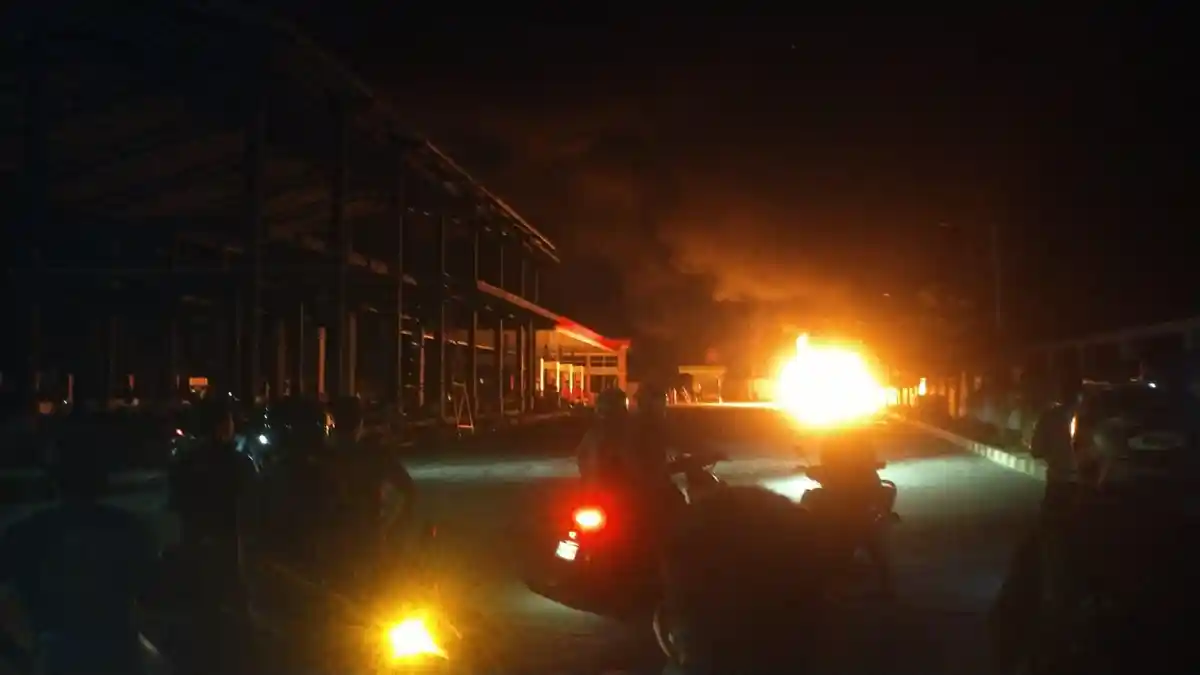 Satu Mobil Avanza yang Sedang Isi BBM di SPBU Kuta Malaka Terbakar, Sempat Terdengar Suara Ledakan