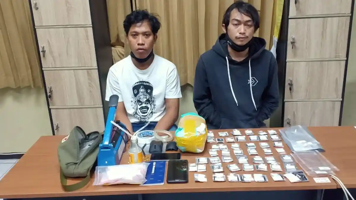 Dua Pengedar Narkoba Ditangkap Polda Bali di Jalan Sedap Malam Denpasar