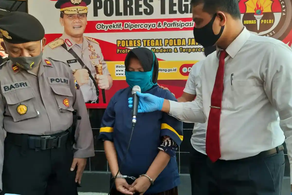 Setelah Mencuri Mi Instan hingga Obat Nyamuk, Ibu Ini Malah Meminta Korban Membawakan karena Berat