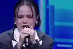 Kisah-Pilu-Mesa-Hira-Indonesian-Idol-2025-Sesenggukan-usai-Nyanyi-Lagu-NOAH-di-Spektakuler-Show-3.jpg