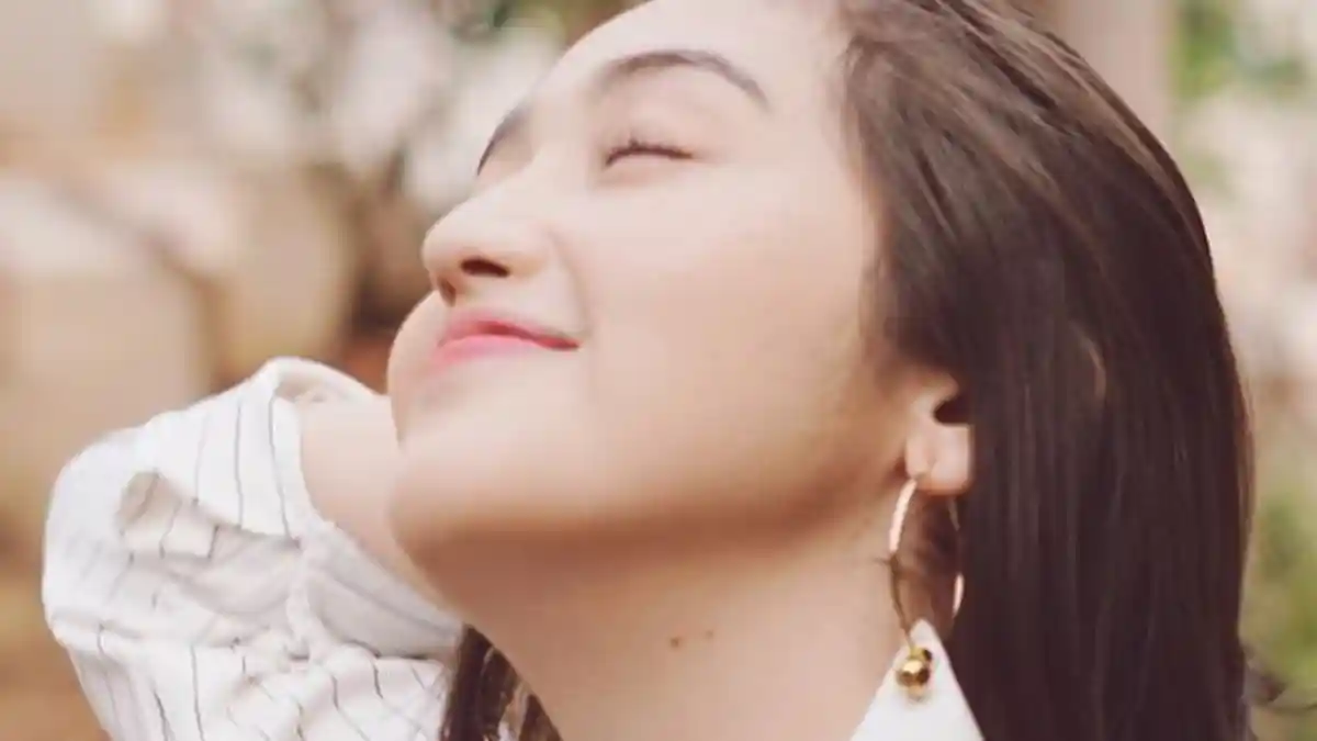 Tanpa Riasan, Ini 7 Tips Sederhana Agar Tampil Segar Sepanjang Hari, Yuk Praktikkan!