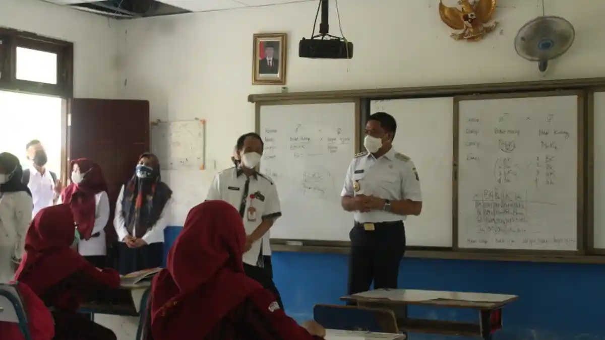 Walikota Andi Harun Lihat PTM di SMPN 1 Samarinda, Pertimbangkan Kantin Buka