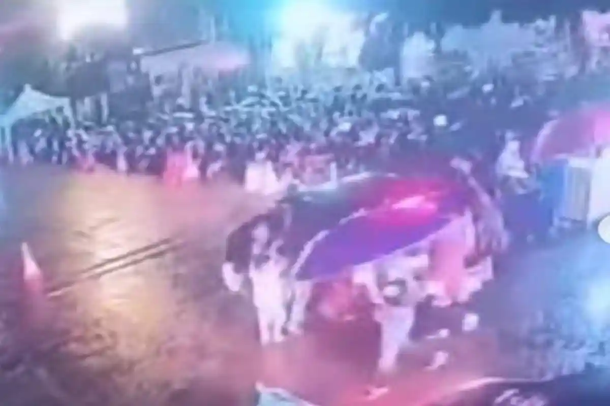 Viral Momen Nenek-nenek Dilindas Hingga Masuk ke Kolong Mobil di Palembang, Pelaku Langsung Kabur