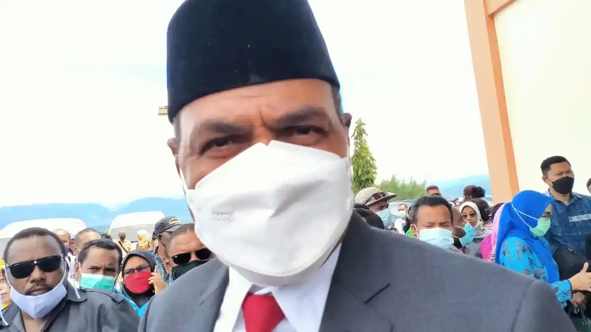 Bupati dan Wakil Bupati Kaimana Dilantik, Wagub Papua Barat: Saat Ini Harus Rangkul Semua