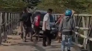 Viral-video-mobil-nekat-menerobos-Jembatan-Tanakaraeng-231.jpg