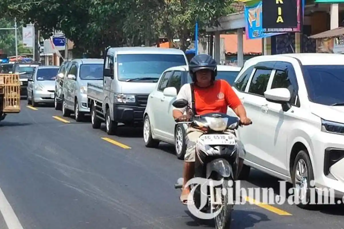 Arus Balik Libur Natal 2023 di Trenggalek, Antrean Kendaraan Mengular Lebih dari Satu Kilometer