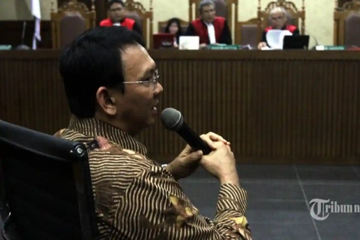Bukti Ini Bikin Ahok Gugup di Persidangan saat Ditunjukkan Hakim