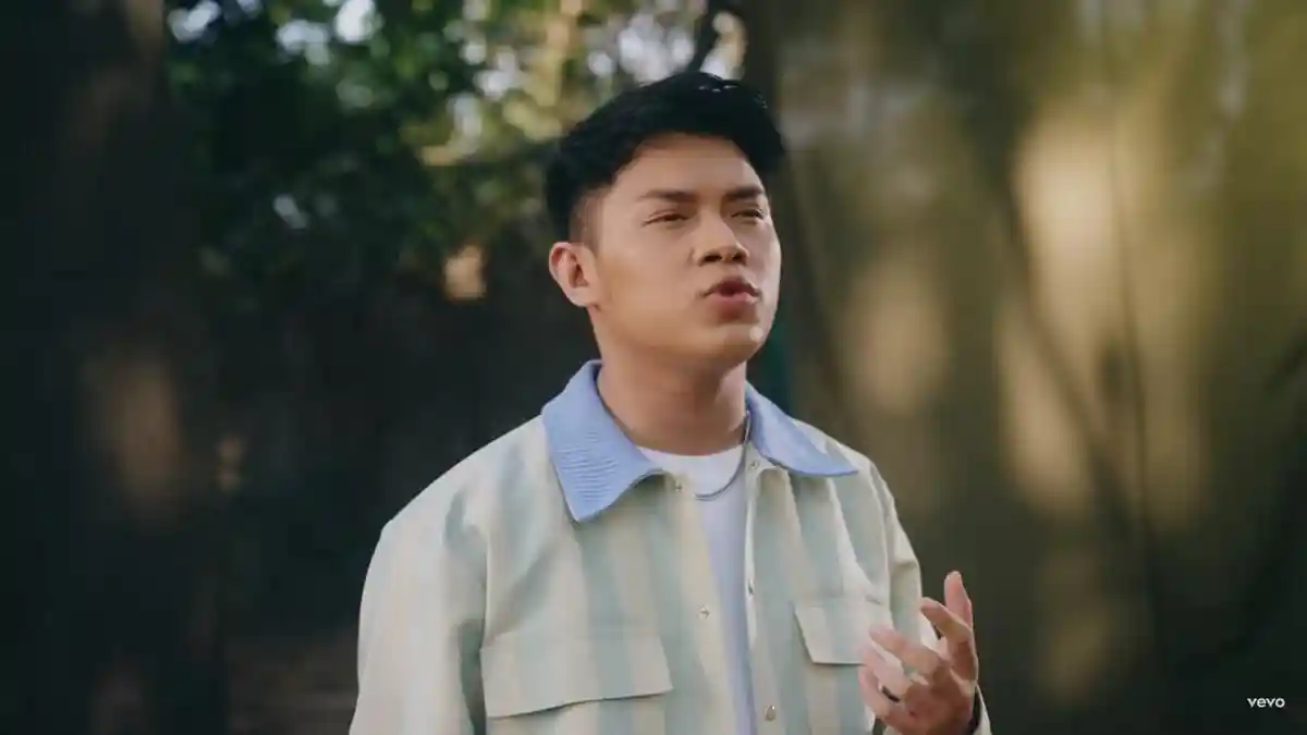 Lirik Lagu Mengapa Rony Parulian