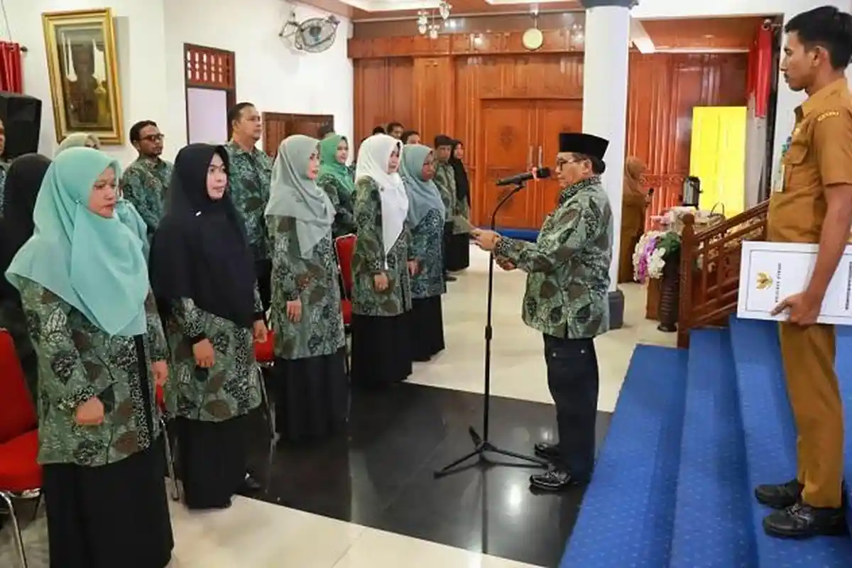 Ny Suaidah Sulaiman Pj Ketua Dekranasda Pidie, Begini Pesan Pj Bupati Saat Dikukuhkan 