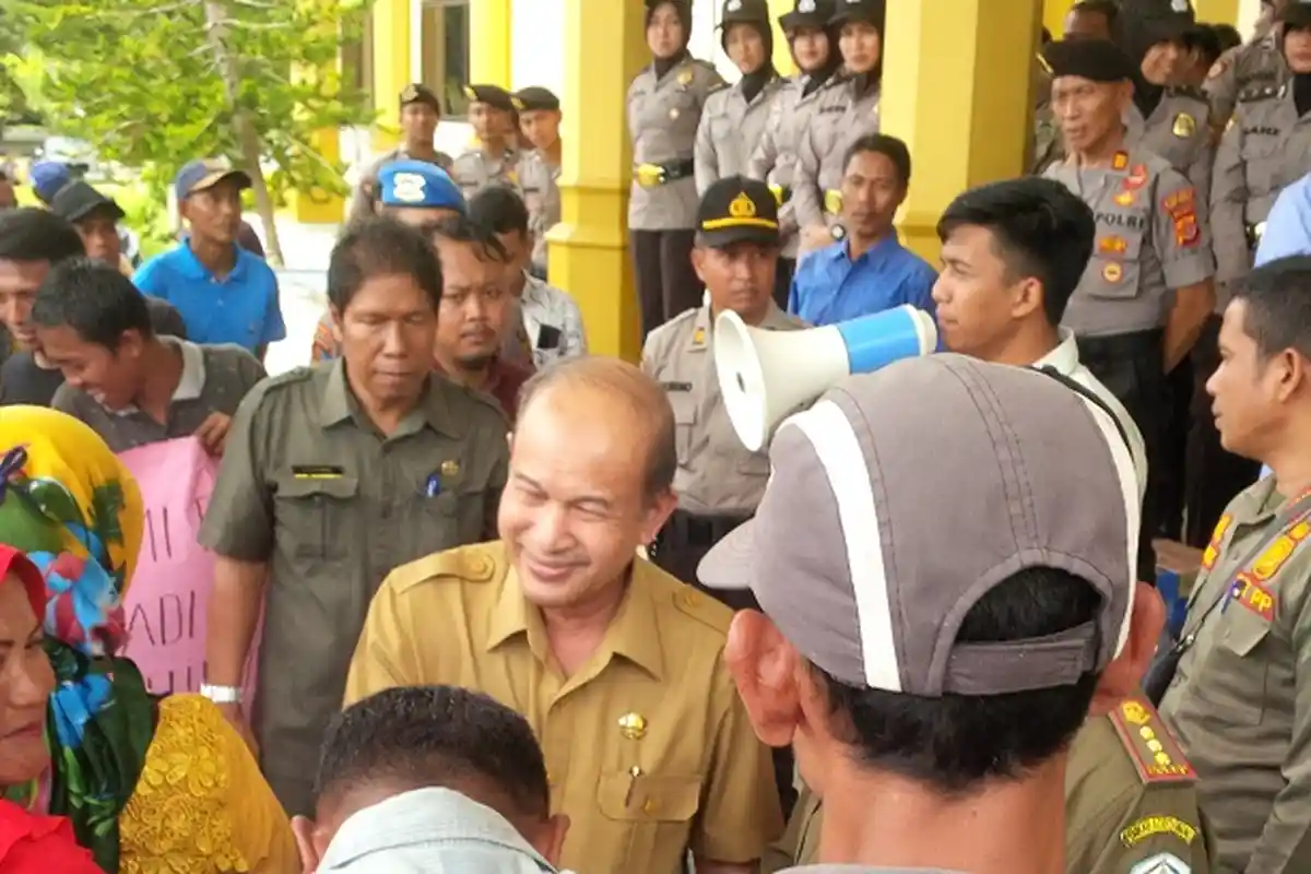 Protes Peternakan Ayam, Warga Saptajaya Unjuk Rasa di PN dan Kantor Bupati Aceh Tamiang