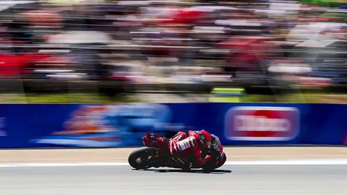 BEDA Jam Tayang Jadwal MotoGP Belanda 2025 Live Trans7 dan SPOTV Minggu ...