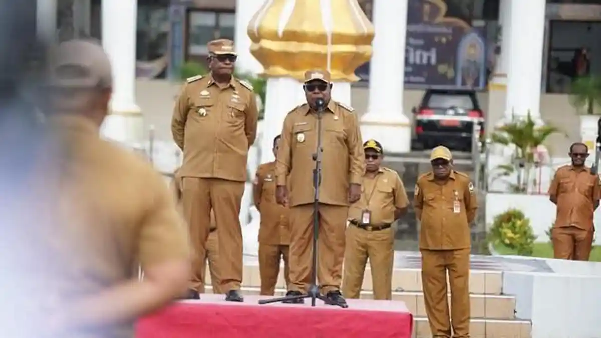 Ungkapan Hati Wabub Mimika Emanuel Kemong Saat Apel Perdana: Rakyat Rindu Perubahan 