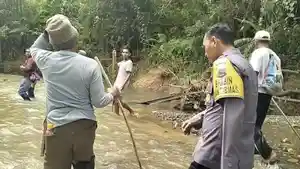 Proses-pencarian-orang-hilang-bernama-Ali-Deput-telah-tiga-hari.jpg