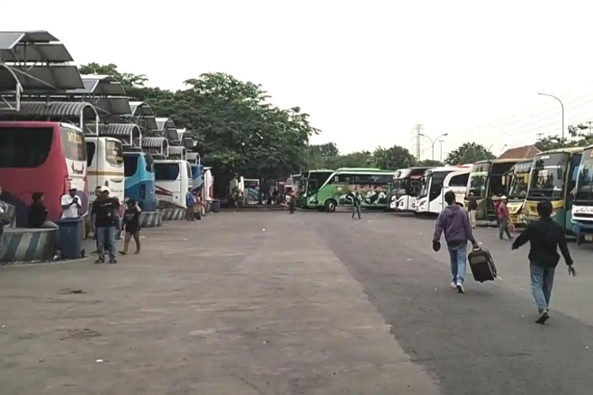 INFO Mudik Naik Bus, Daftar Tarif Bus Tidak Ada Kenaikan Harga Bus Ekonomi dari Terminal Purabaya