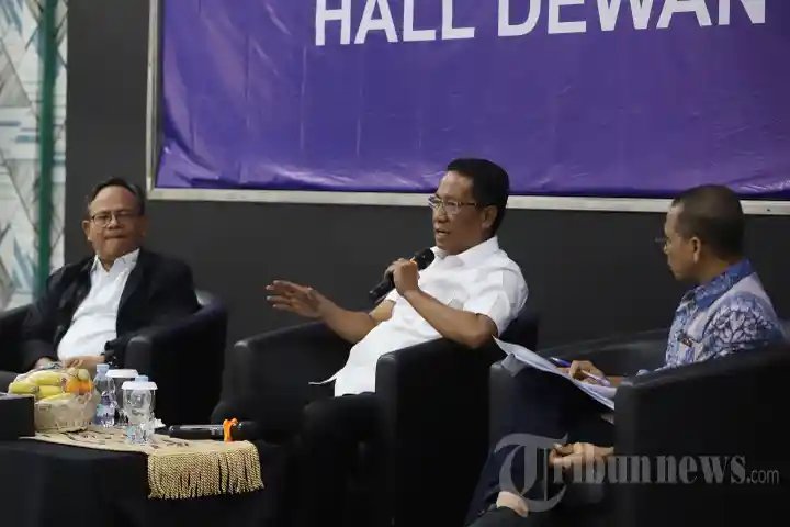Dewan-Pers-Serahkan-Revisi-UU-Hak-Cipta-kepada-Menteri-Hukum_20260423_200012.jpg