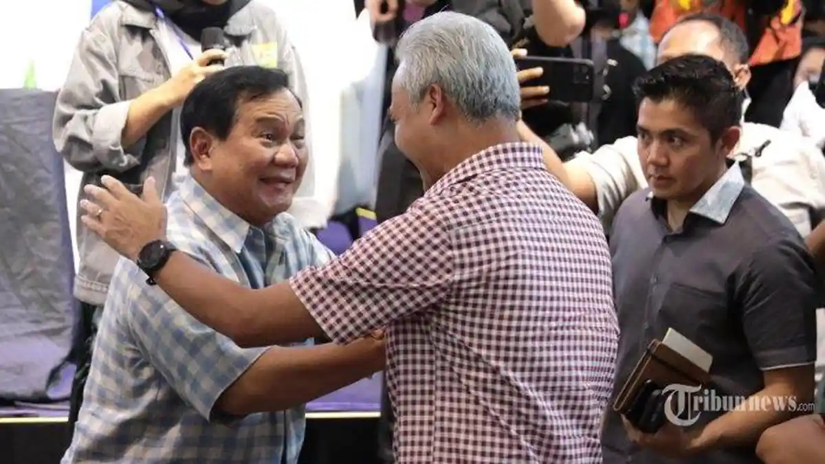Mesranya Ganjar Pranowo dan Prabowo Subianto, Kompak Pakai Baju Kotak Kotak