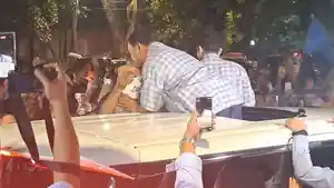 Prabowo-cium-bayi.jpg