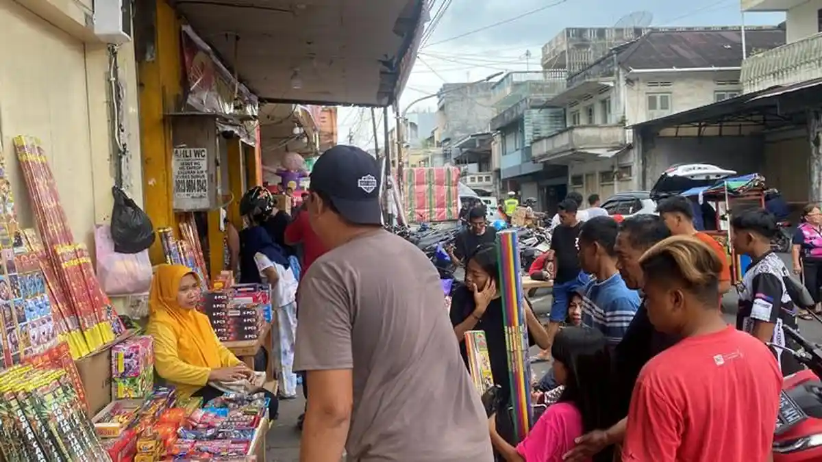 Warga Manado Diperkirakan Bakar Uang Miliaran Rupiah Malam ini, Punya Biaya Khusus Beli Kembang Api