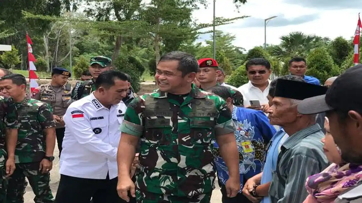 KSAD Jenderal TNI Maruli Simanjuntak ke Batam, Tinjau Baksos Kesehatan di RSKI Galang
