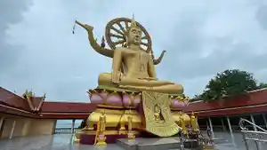 Kuil-Buddha-Beaar-Wat-Phara-Yai-di-Koh-Samui-Thailand.jpg