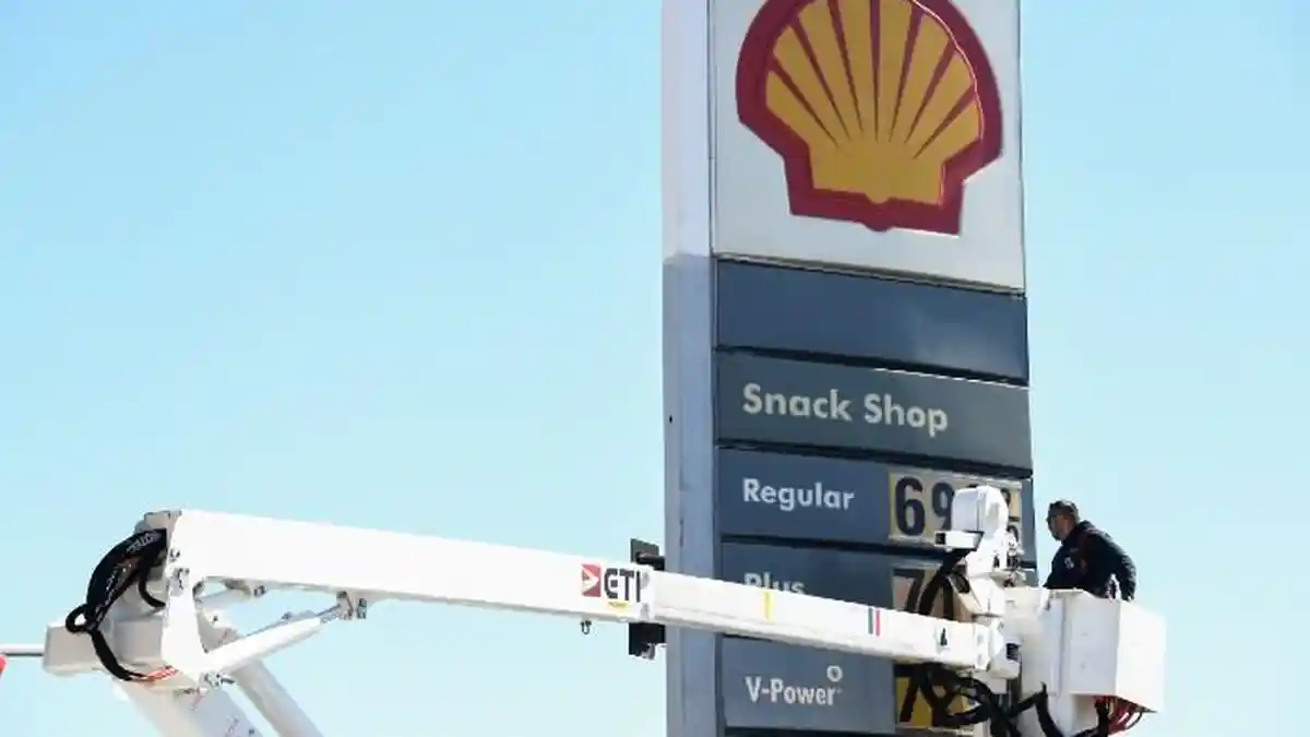 Shell Minta Maaf, akan Berhenti Beli Minyak Mentah dan Gas Rusia