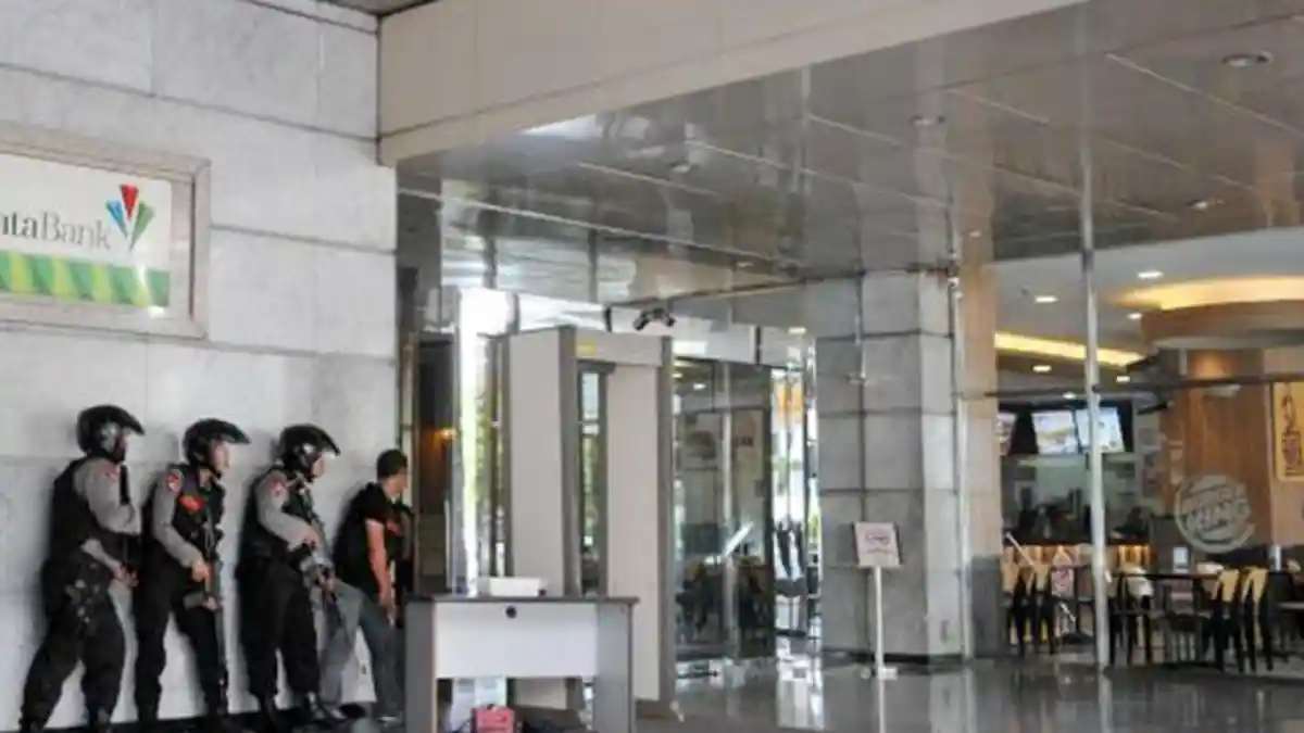 Brimob Responsif Kuasai Lokasi Teror Sarinah