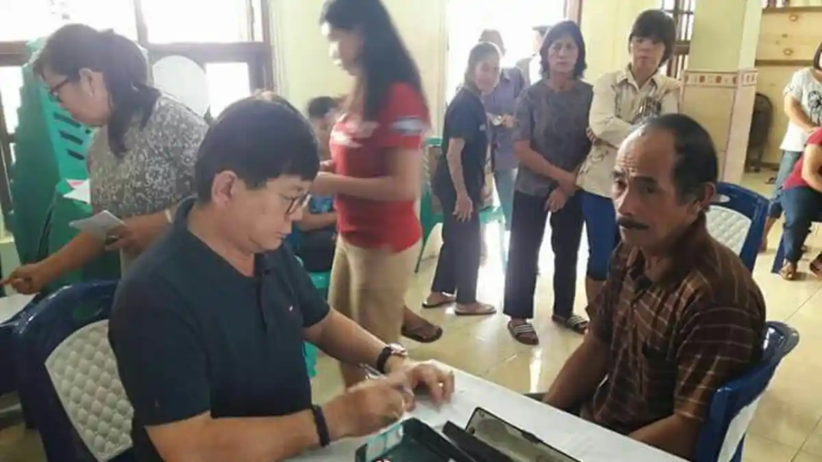 Pemuda katolik Komda Sulut Gelar Pemeriksaan dan Pemberian Kacamata Gratis
