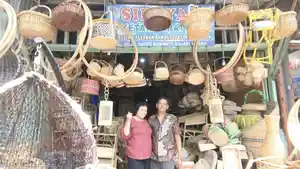 Usaha-Dagang-Sibayak-Rotan-mendapatkan-KUR-dan-pejaminan-dari-Jamkrindo.jpg