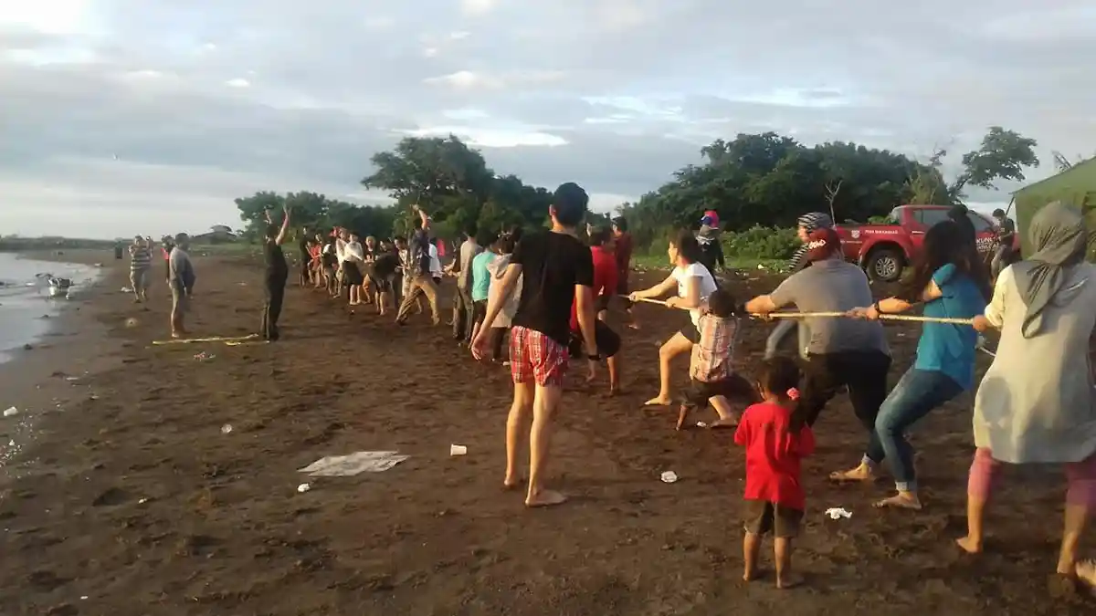 Rayakan Ultah Ke-5, Kru Celebes TV Seru-seruan di Akkarena