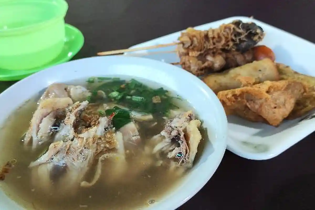 Sedapnya Sop Ayam Bu Lastri Klaten, Menu Sop Brutu dan Sayap Ayam Paling Laris dan Cepat Habis