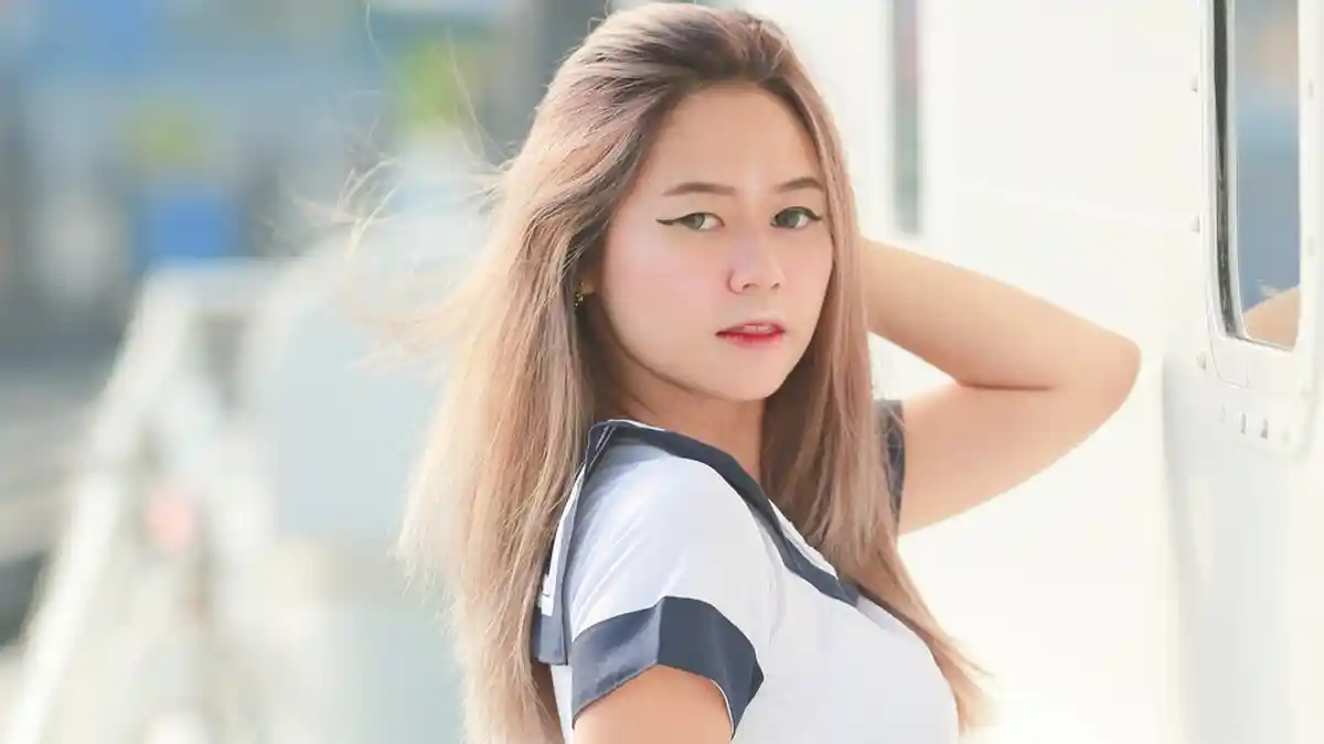 BUAH BIBIR : Tanlia Tetap Jaga Diri Saat Lakoni Profesi Sebagai Model
