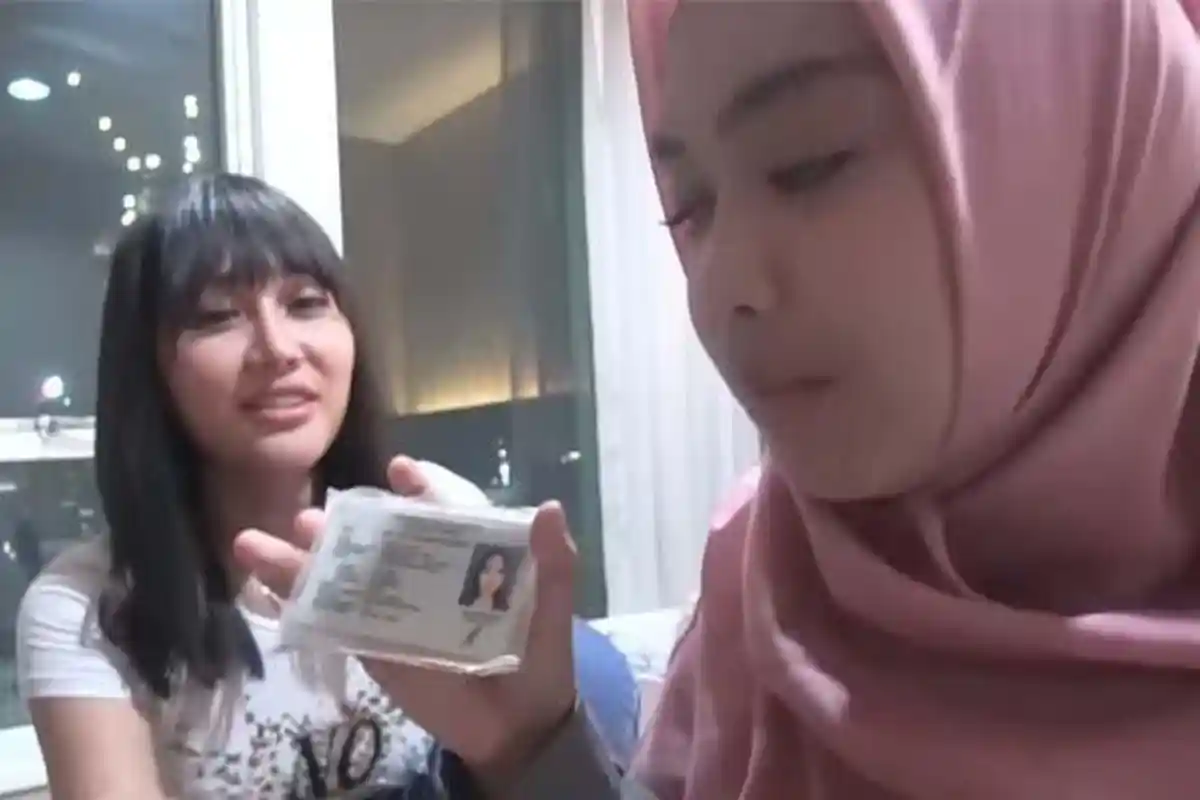 Betapa Kagetnya Ria Ricis Begitu Bongkar KTP Lucinta Luna, Ternyata Identitasnya