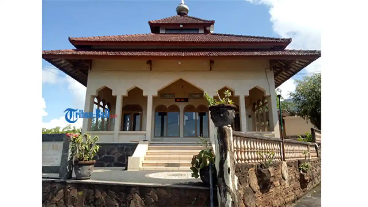 Masjid di Atas Awan di Karangasem, Berada di Ketinggian Sekitar 1.200 Meter di Atas Permukaan Laut