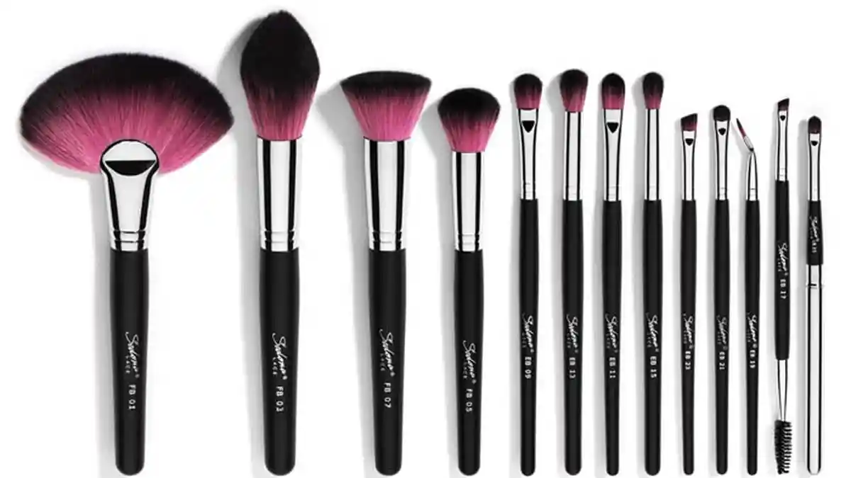 6 Jenis Make Up Brush yang Wajib Para Pemula Punya