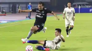 Adam-Alis-Persib-Bandung-1.jpg