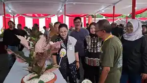 20251116_Wali-Kota-Semarang-Agustina-Wilujeng-Pramestuti-meninjau-kontes-tanaman_1.jpg